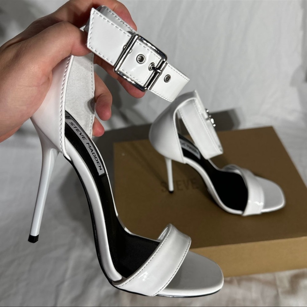 Steve Madden Begining White Stiletto Buckle Heels New Woman’s - Picture 5 of 5